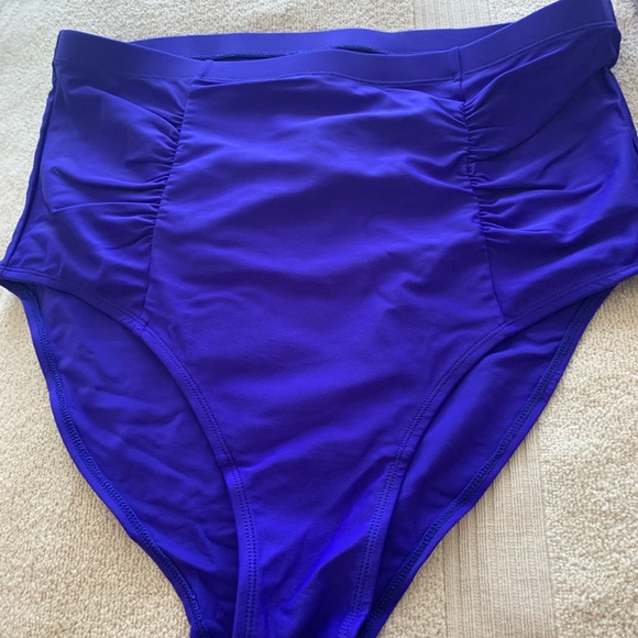 Forger 21 plus two piece only worn once - Picture 4 of 7